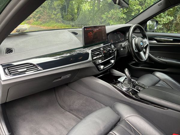 2021 BMW 520d M Sport (MHT) RARE COLOUR 366357374
