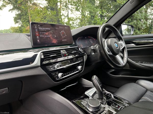 2021 BMW 520d M Sport (MHT) RARE COLOUR 366357376