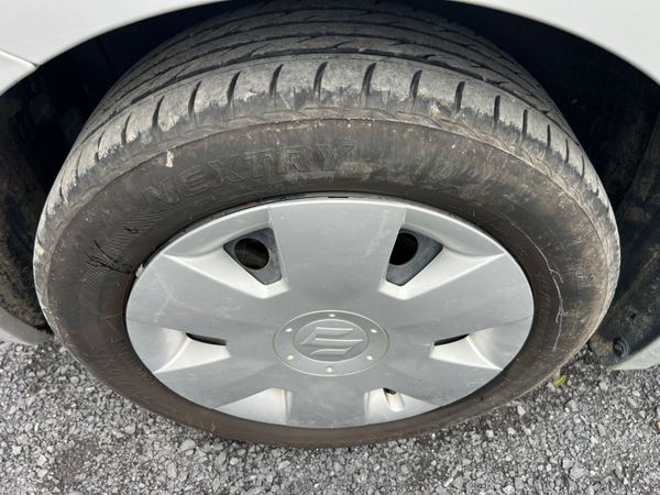 2010 Suzuki Swift With Reverse  Camera 366848206