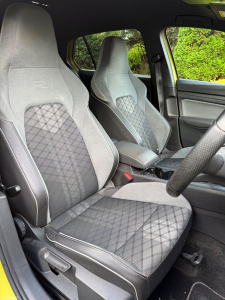 Immaculate 221 Volkswagen Golf R-Line! 367085278