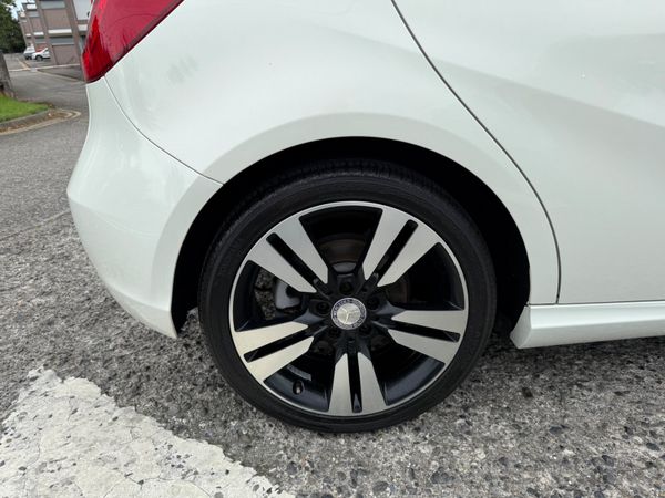 MERCEDES A180 2014 AUTOMATIC 367377796