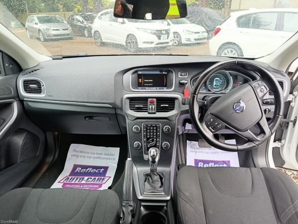 Volvo V40  2014 automatic 367765402