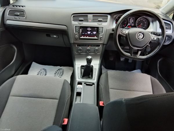 Volkswagen Golf 2015 367808160