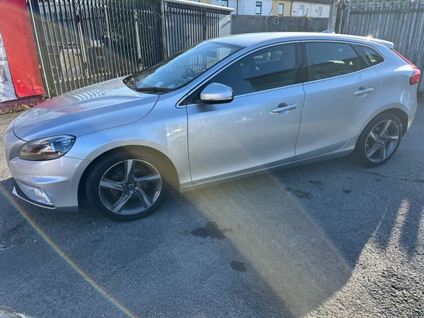 Volvo V40 1.6 Diesel NCT TAX ALLOY WHEELS 368092124