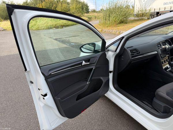 Volkswagen Golf 2015 1.2 PETROL AUTOMATIC 368102251