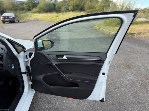 Volkswagen Golf 2015 1.2 PETROL AUTOMATIC 368102255