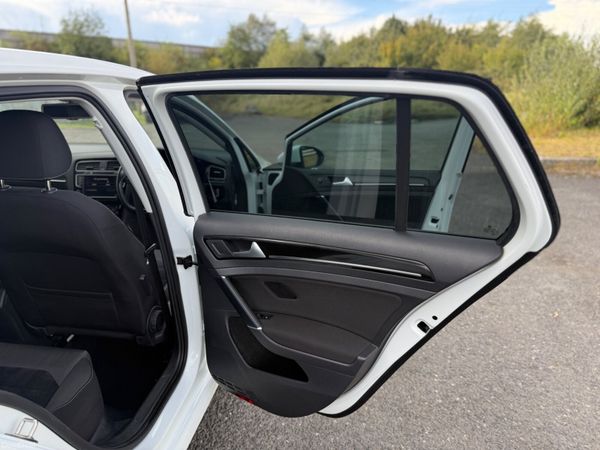 Volkswagen Golf 2015 1.2 PETROL AUTOMATIC 368102256