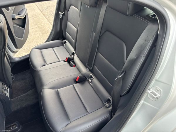 Mercedes-Benz A180D SPORT Low Mileage 368127126