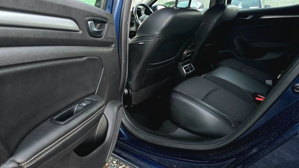 🔥 2021 Renault Megane 1.3TCe 140 GPF ICONIC 368281914