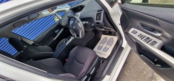 Toyota prius Alpha 7 Seater 368630163