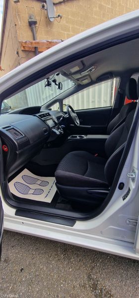 Toyota prius Alpha 7 Seater 368630168