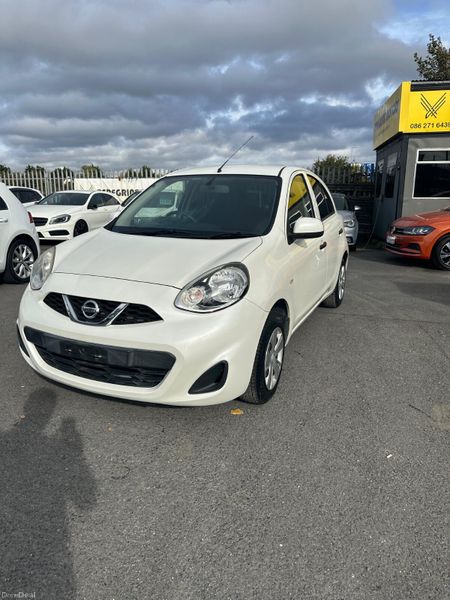 Nissan March 368851378