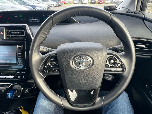 21 Toyota Prius very low mileage 369174326