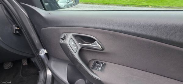 Volkswagen Polo 2014 369283958