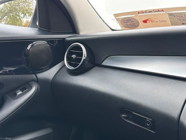 Mercedes-Benz C-Class 2017 369555295