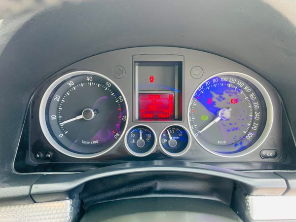 2009  VOLKSWAGEN R32 3.2 VR6 DSG 4 MOTION 369621008