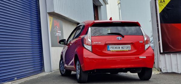 Toyota Aqua 2015 369621441