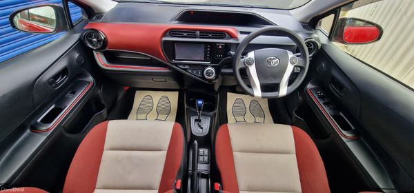 Toyota Aqua 2015 369621450