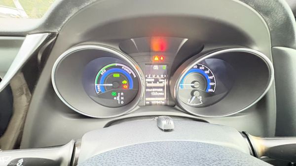 Toyota Auris 1.8 Hybrid 2017 369629059