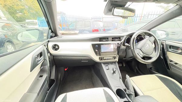 Toyota Auris 1.8 Hybrid 2017 369629072