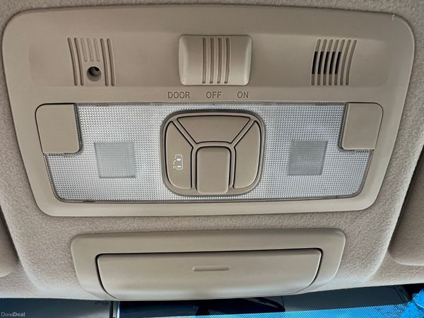 2013 Toyota Estima Revese Camera 370080914