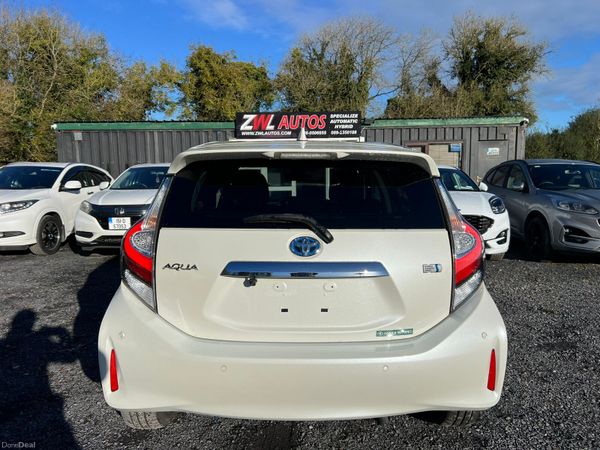 19 Toyota Aqua Hybrid 370242856