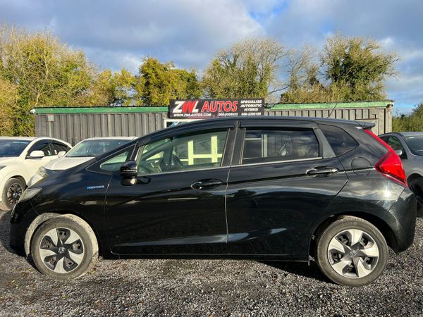 16 Honda Fit Hybrid 370243472