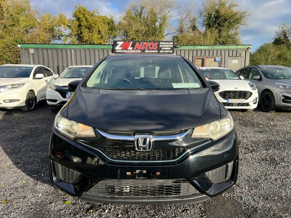 16 Honda Fit Hybrid 370243474