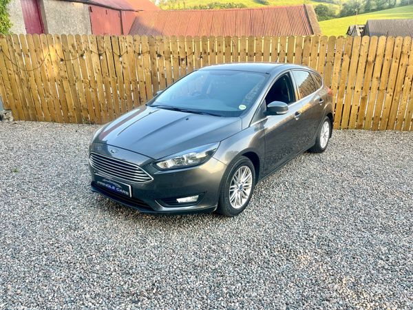 Ford Focus 2017 370281058
