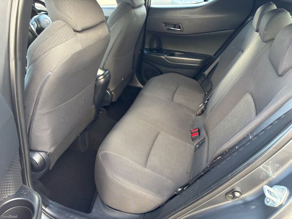 Toyota C-HR 370452146