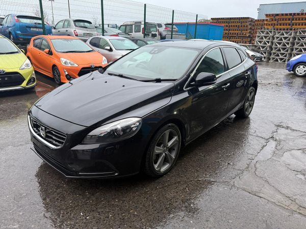 2014 Volvo V40 T4 Automatic Leather Spec 370672373