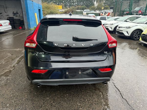 2014 Volvo V40 T4 Automatic Leather Spec 370672397