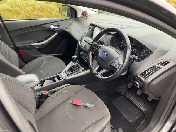 Ford Focus 2018 370769050