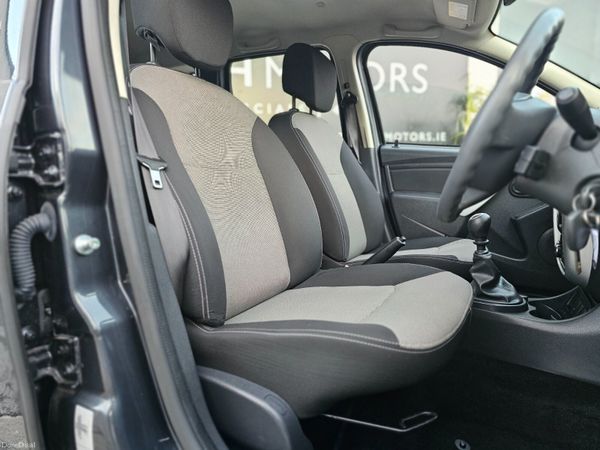 DACIA DUSTER 1.5 DCI 110 BHP // LOW MILEAGE 370800950