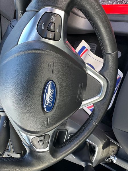 Ford Fiesta 2016 370975599