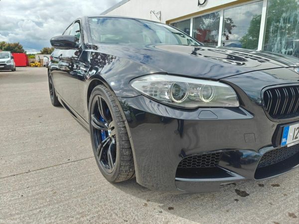 BMW M5 M5 4.4 Twin Turbo V8 371296416