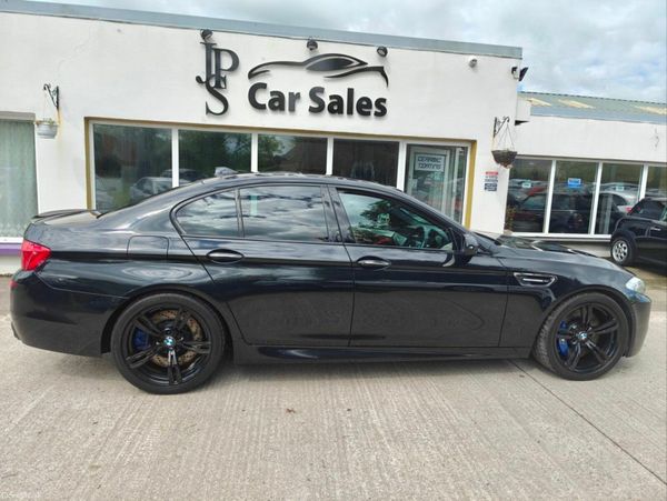 BMW M5 M5 4.4 Twin Turbo V8 371296418