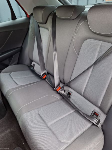 Audi Q2 2017 371653885