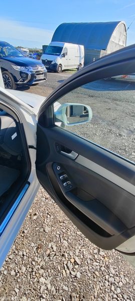 132 Audi A4 Avant S-Line Estate 371633050