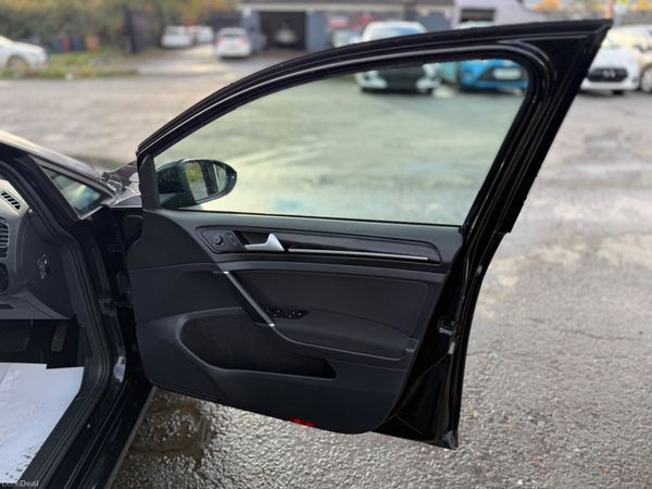 VOLKSWAGEN GOLF BLACK 2016 1.4L PETROL AUTOMATIC 371717756