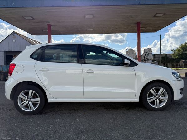 VOLKSWAGEN POLO ( 2015 ) 1.2L PETROL AUTOMATIC 371720140