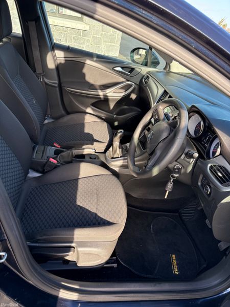 Opel Astra 2019 371894180