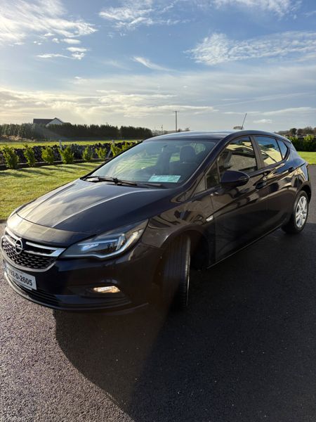 Opel Astra 2019 371894130