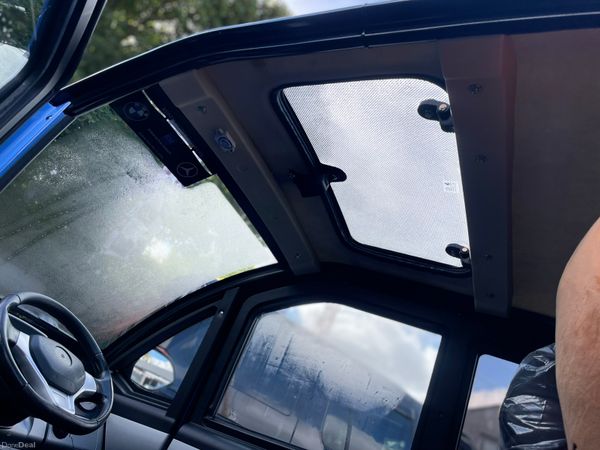 LMI Advertising Vehicle (221 REG) 372052352