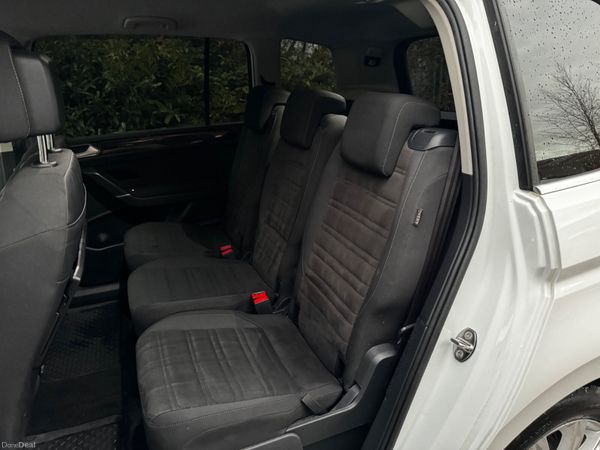 Volkswagen Touran HIGHLINE 1.4 DSG 7 Seater Auto 372283964