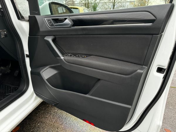 Volkswagen Touran HIGHLINE 1.4 DSG 7 Seater Auto 372283906