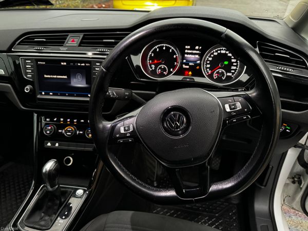 Volkswagen Touran HIGHLINE 1.4 DSG 7 Seater Auto 372283907