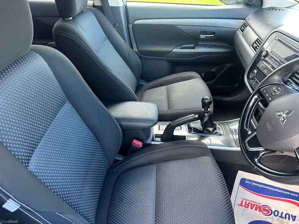 Mitsubishi Outlander 4 WD 7 Seater 372963984