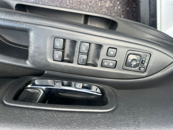 Mitsubishi Outlander 4 WD 7 Seater 372963986