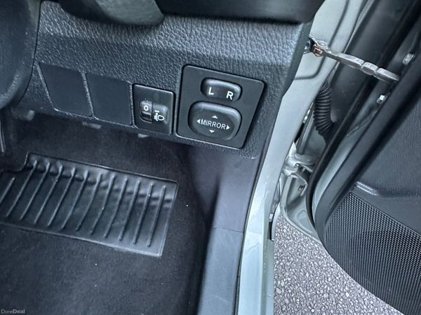 Toyota Auris  1.4 D4 D (60 mpg) 372964126